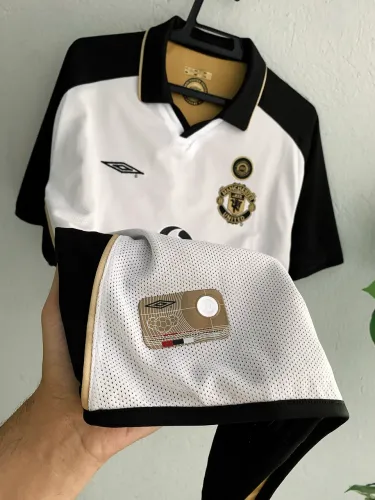 Man. United Retrô 100th 2001/2002 Dupla Face - G