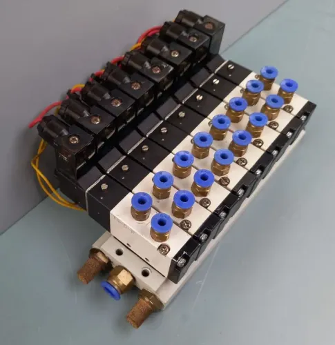 Bloco Manifold Pneumático 8 válvulas 5/2 vias