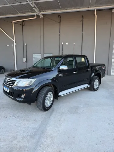 Toyota Hilux CD SRV D4-d 4X4 3.0 TDI Diesel AUT 2012