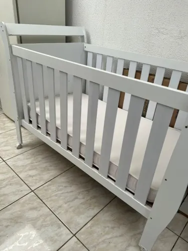 Berço usado + colchão
