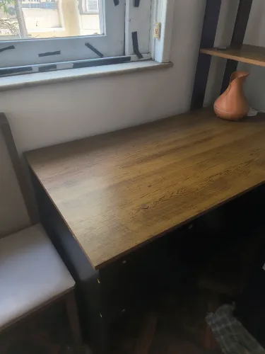 Mesa de escritório pouco usada 