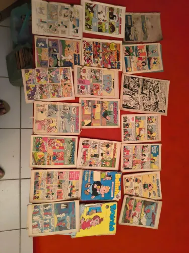Coleção de Revistas em Quadrinhos Antigas sem capa
