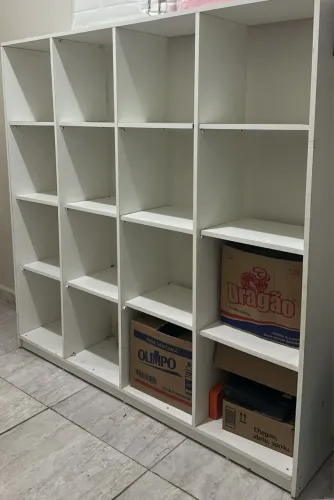 Armário com divisórias