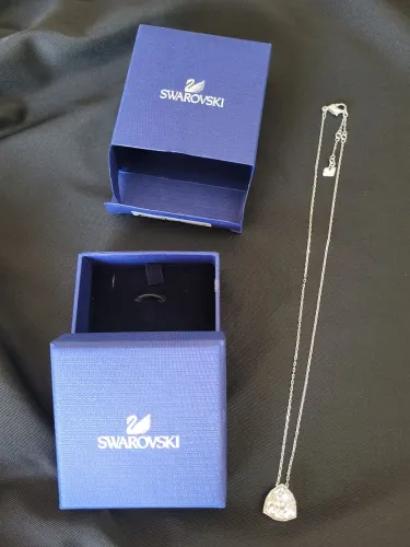 Colar pingente Swarovski NOVO