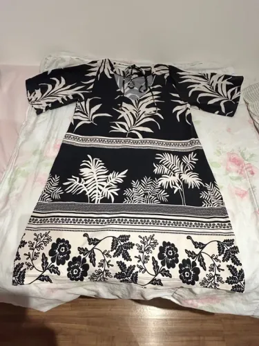 Vestido Floral Preto e Branco - Tamanho M