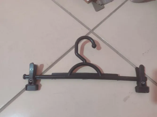 Cabine plástico preto