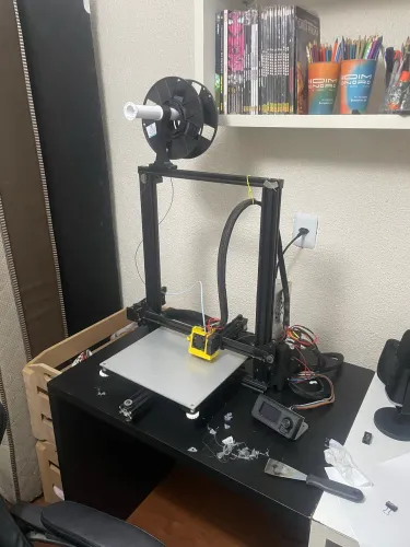 Impressora 3d ender com filamentos