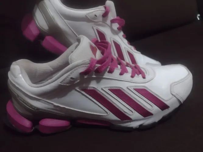 Tênis Adidas Feminino Branco com Rosa número 37