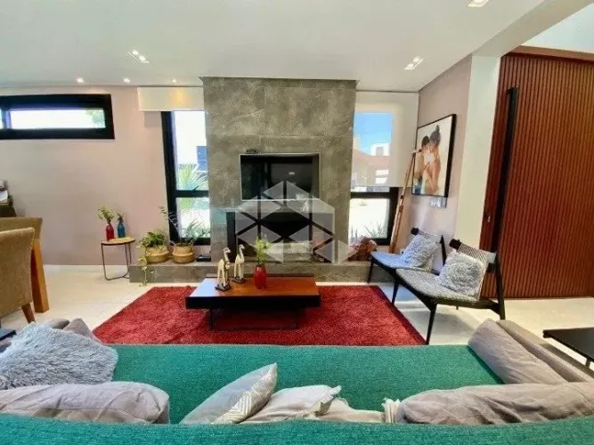 Casa condomínio City Park, 4 dormitórios, sendo 1 suíte, 4 vagas de garagem, piscina. Dist