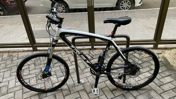 BIKE TRUSTA MTB (FIBRA DE CARBONO)
