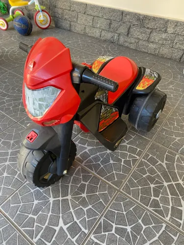 Ban Moto Preta Eletrica 6v Bandeirante Cor Preto Voltagem do carregador 127V/220V