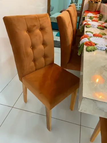 Cadeiras luxo estofado, cor a escolha, pé de Madeira