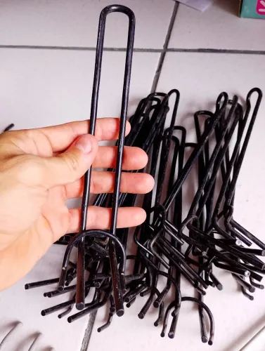 Ganchos para tela aramada de loja