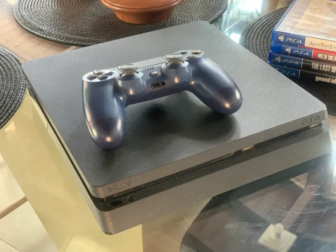 Ps4 slim 1tb com 4 jogos