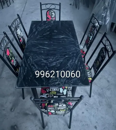 Mesa com 6 cadeiras 