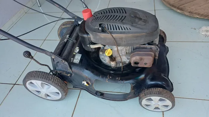 Cortador de Grama Toyama a Gasolina