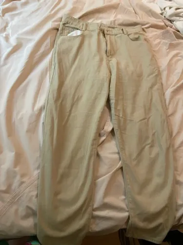 Calça jeans bege feminina