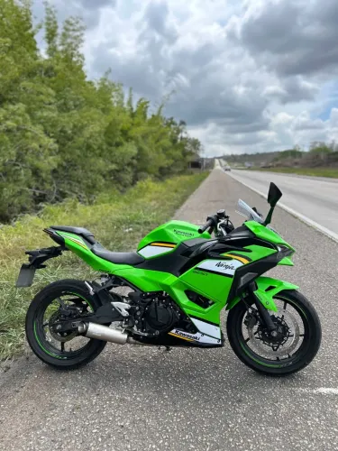 Vendo Kawasaki Ninja 500 SE KRT