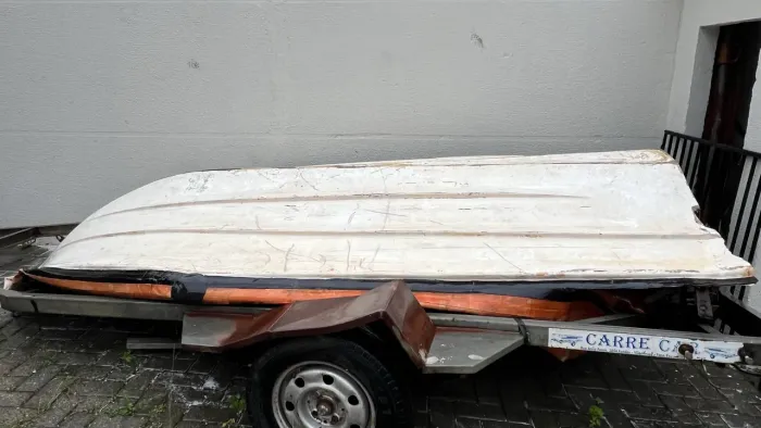 Casco de bote inflável para reforma 