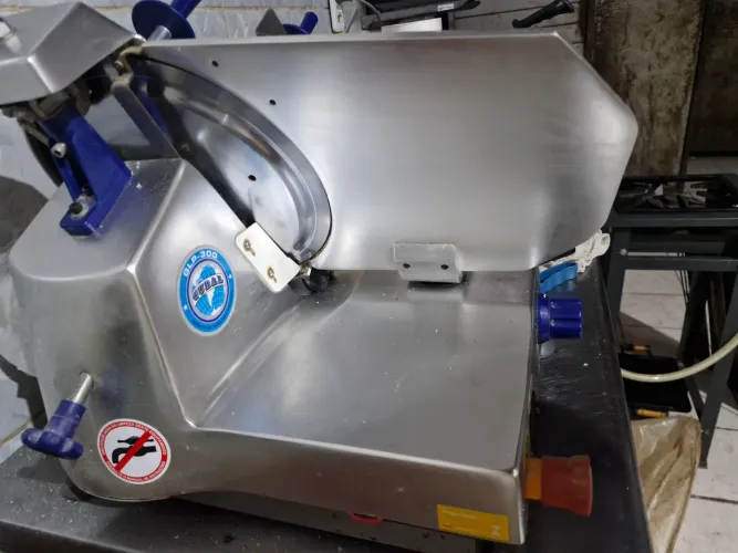 Fatiadora semi automática gural