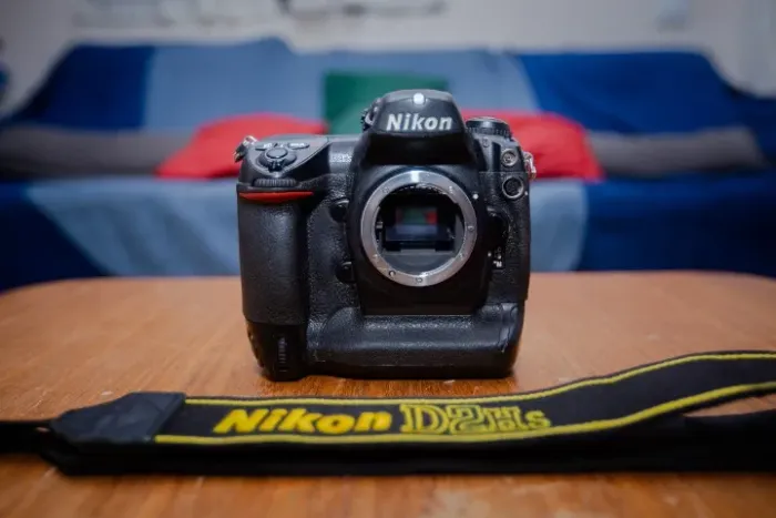 nikon D2hs an002