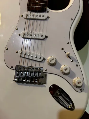 Guitarra Stratocaster Rockwave Rw50wh Branca