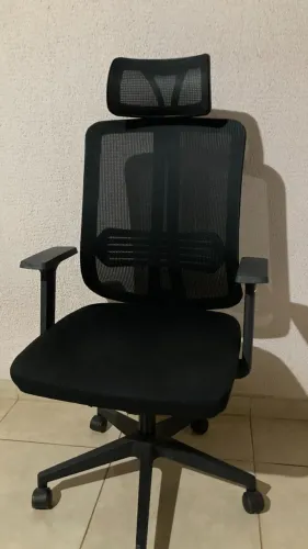 Cadeira Ergonômica de Escritório Reclinável com Apoio de Cabeça - Excelente Estado