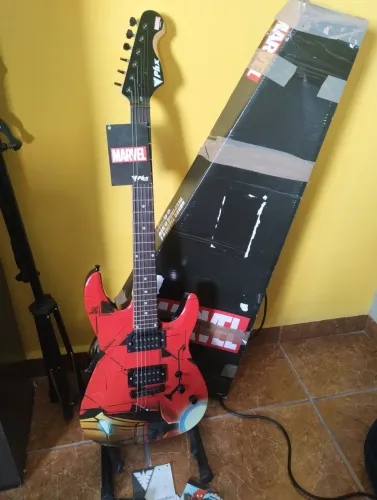 Guitarra strato PHX, série Marvel Iron Man, Super nova!!