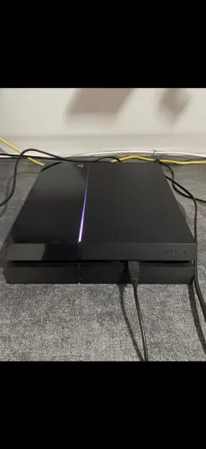 PS4 FAT 500GB ( 7JOGOS + 2 CONTROLES)