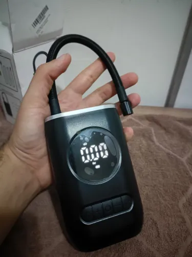 Compressor de ar portátil calibrador pneu Novo nunca usado lacrado