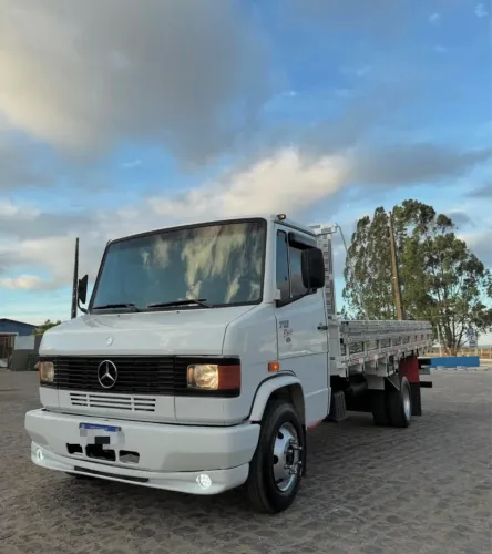 CAMINHÃO MB 710 3/4 ( se precisar parcela )