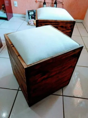 VENDO 2 PUFS DE MADEIRA USADOS DE RS 500 POR RS 400