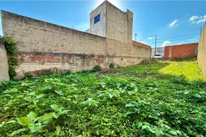 Terreno para venda no Bairro do Cuités