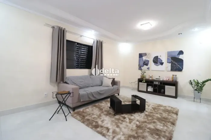 Casa com 3 quartos sendo 2 suítes disponível para locação no bairro Jardim Patrícia em Ube