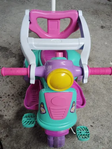 Triciclo infantil