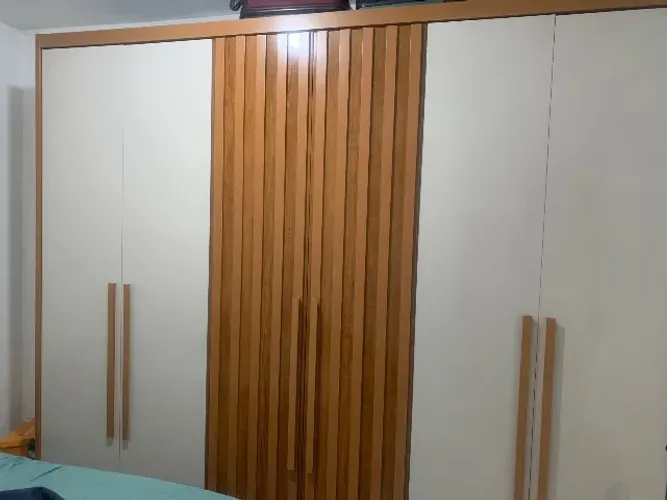 Roupeiro / Guarda Roupas