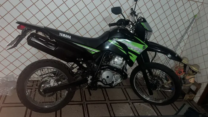 Vendo lander 250 cc ano 2011