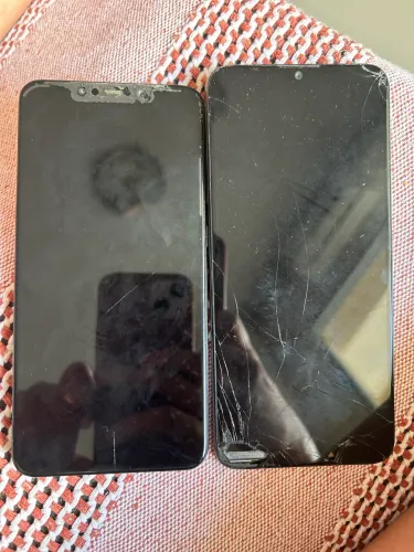 Celulares para retirada e troca de peças