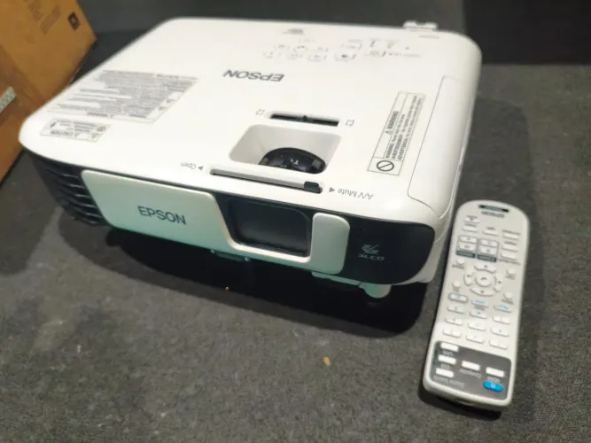 Projetor Epson x41 3600 lumens + módulo wi-fi