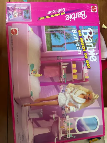 Barbie so muche to do Bathroom
