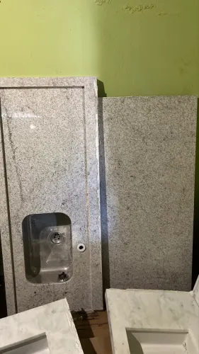 Bancada para cozinha em granito branco siena e cuba inox tramontina
