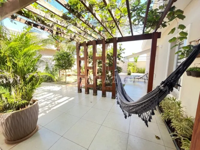 Casa térrea à venda com 3 suítes, no Ilha de Bali em Limeira/SP.