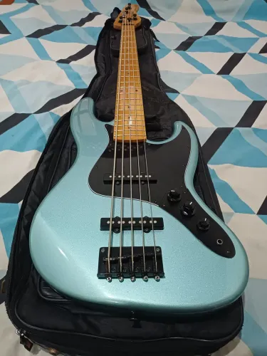 Baixo Tagima tw73 5 cordas LPB