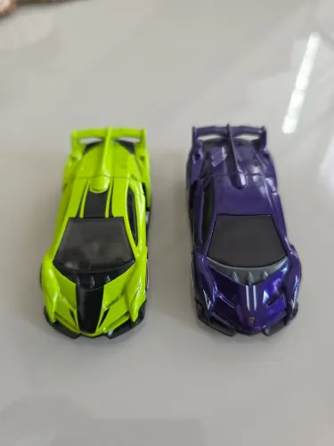 Kit 2 Hotwheels Lamborghini Veneno (Verde e Roxo)