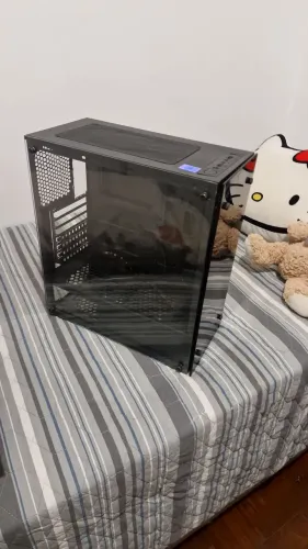 Gabinete gamer simples