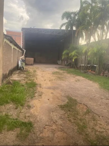 Vendo casa e galpão na zona sul