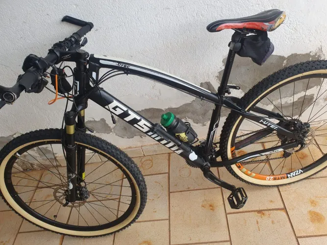 Bicicleta GTSM1