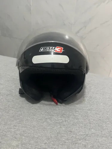 Capacete aberto 