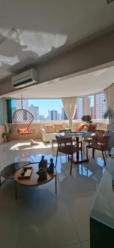 laImóvel para venda tem 214 metros quadrados com 4 quartos em Jóquei - Teresina - PI