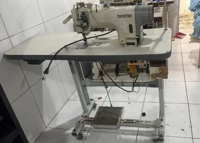 MÁQUINA DE COSTURA INDUSTRIAL